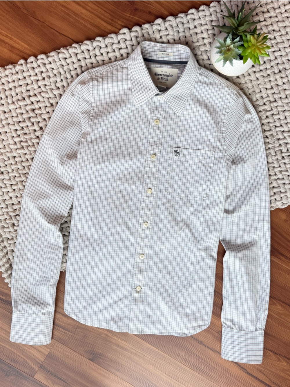 Abercrombie & Fitch | Men’s Muscle Button-Down Shirt Blue/Brown Plaid | Medium